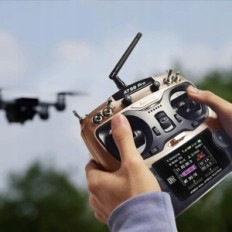 Pilot zdalnego sterowania z odbiornikiem Radiolink AT9S Pro RC