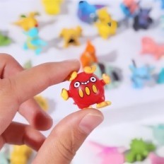 Satz von Pocket Monster 144-PCs. Miniaturfiguren von ikonischen Figuren aus der Serie