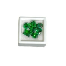 Conjunto de SMERALD Korundewy de 7 PCS. Diferentes formas de piedras decorativas en diversas formas