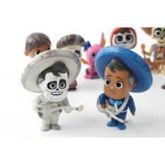 A Coco 8 darabos dekoratív figurái a Coco rajongóknak és gyűjtőknek