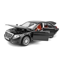 Modelo de automóvil Mercedes Benz S600 en una escala 1:32 Luz / sonido