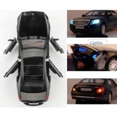 Automodell Mercedes Benz S600 auf einer Skala 1:32 Licht / Ton