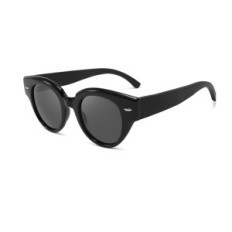 Lunettes de soleil en bois. Magie, avec polarisation, noir