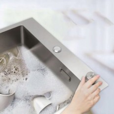 Sanycasa rustfrit stålvask med sifon og fjernudstrømningskontrol