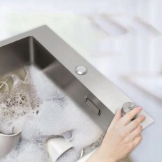 Sanycasa rustfrit stålvask med sifon og fjernudstrømningskontrol