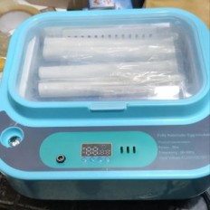 Automatisk inkubator for 12 egg med 12V og 220V strømforsyning med digital temperaturkontroll og roterende egg