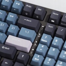 Mechanische Tastatur Royal Kgelded RK98, 2.4G / BT5.1 / USB-C, RGB, 3750 mAh