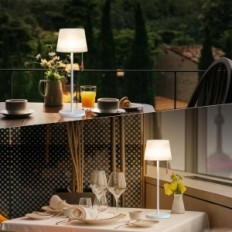 Lampada da tavolo GGG-1230 wireless, luminosità 3 livelli, bianco