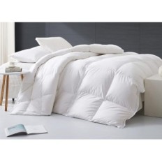 QUURE APSMILE HUGJE JAAR, 135 x 200 CM, met ganzenfloss en veren, wit