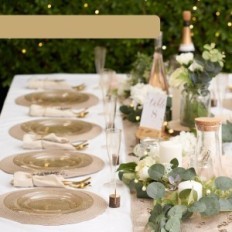 A set of plastic plates Matana, 60 dinner and 60 dessert, golden