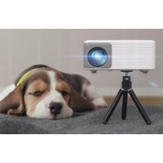 Mini projektor med Akiyo på1 Full HD 1080p stativ, utstilling