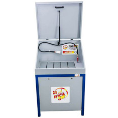 Workshop washer for parts with a closed circuit MST 800 with a cover