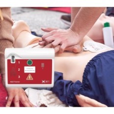 Κιτ κατάρτισης για πρώτες βοήθειες AED XFT-120C, Φινλανδικά και Σουηδικά