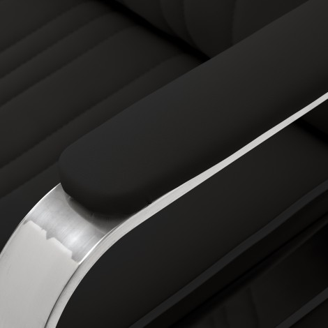 Cadeira de barbeiro Gabbiano Rufo preta — close-up do apoio de braço
