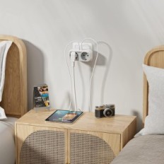 Tessan TS-321-UK adapterplugg, 4 i 1 UK Plug, med 2 stikkontakter og 2 USB