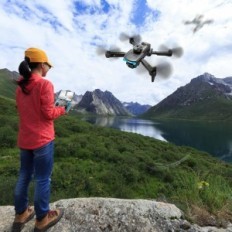 Mini Dron Hllgt M5 pyörivällä kameralla 360 ° 4K