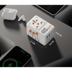 Matkailu sovitin Tessan 65 W USB C, 2 USB C / USB A, USA / UK / EU / AU, käytetty