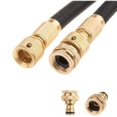 Puutarhan letku Zestrzewka Zasalct 60 metriä, jossa on kasteluvapuli