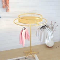 Metal tøjhænger Zouxikou, justerbar 110-160 cm, brugt