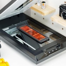 Um conjunto de adaptadores para digitalização de filmes móveis JJC, 35mm / 120