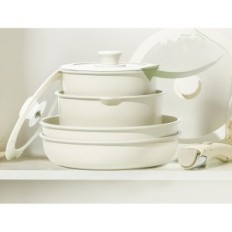 Een reeks potten en een carota-pan, 10 stuks.