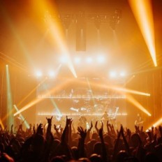 XQ09010, 200 W, 3200 K / 5600 K, 2,4e + 2 v, Range 6-8 m, 4 Načini krmiljenja