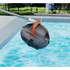 Nettoyage de la piscine de montashéros d'occasion, 100 min pour 80 m2 piscines