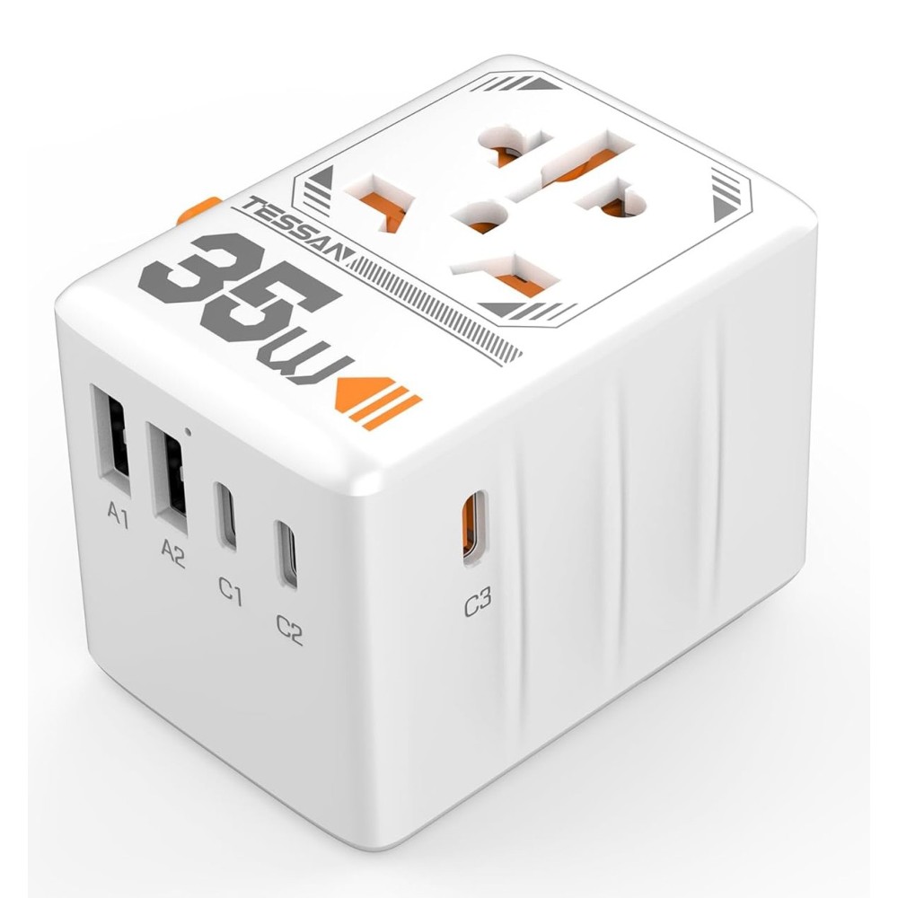 Tessan 35W Universal Travel Adapter med 3 USB-C og 2 USB-A for reise