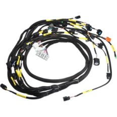 Un montón de cables de motor en un absópico para Honda y Acura