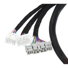 Un montón de cables de motor en un absópico para Honda y Acura