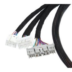 Un montón de cables de motor en un absópico para Honda y Acura